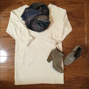 EUC Lou & Grey sweatshirt dress
